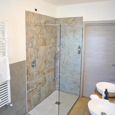Vanda Luxury House Near Gardaland And Garda