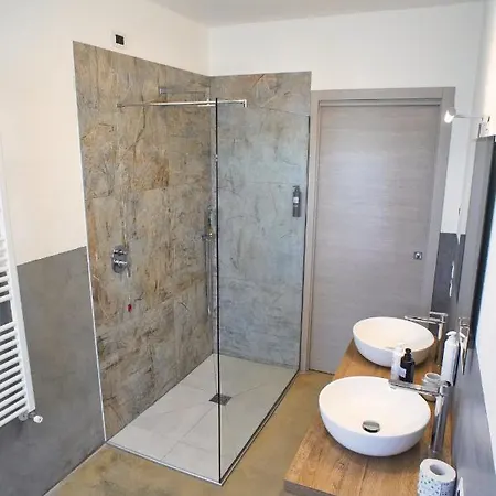 Vanda Luxury House Near Gardaland And Garda דירה קסטלנואובו דל גארדה