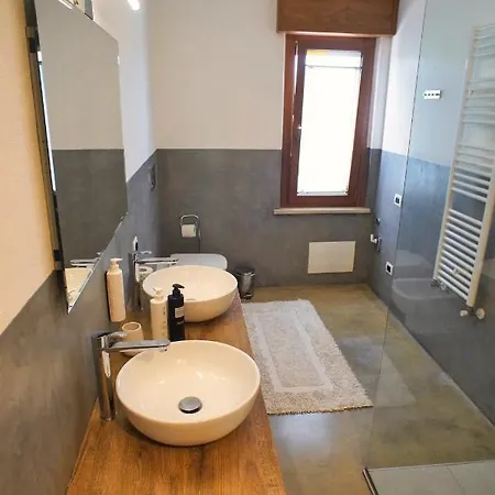דירה Vanda Luxury House Near Gardaland And Garda קסטלנואובו דל גארדה